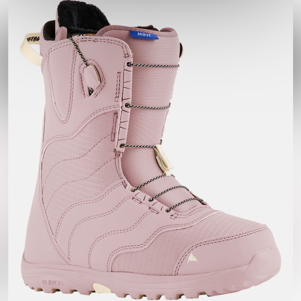 BRAND NEW Women’s Burton Mint Snowboard Boots in Elderberry